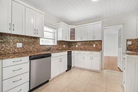 Casa en venta en Coral Gables, Florida, 4 dormitorios, 259.48 m2 № 1127574 - foto 20