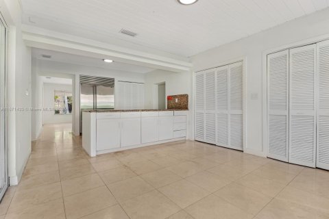 Casa en venta en Coral Gables, Florida, 4 dormitorios, 259.48 m2 № 1127574 - foto 10