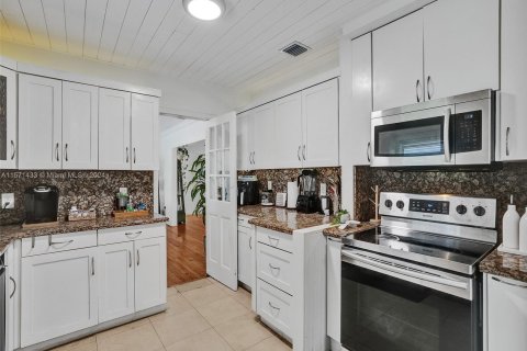 Villa ou maison à vendre à Coral Gables, Floride: 4 chambres, 259.48 m2 № 1127574 - photo 22