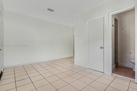 Casa en venta en Coral Gables, Florida, 4 dormitorios, 259.48 m2 № 1127574 - foto 13