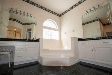 Casa en venta en Orlando, Florida, 4 dormitorios, 235.23 m2 № 1381420 - foto 19