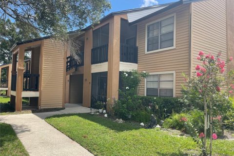 Condominio en alquiler en Largo, Florida, 1 dormitorio, 59.18 m2 № 1351425 - foto 1