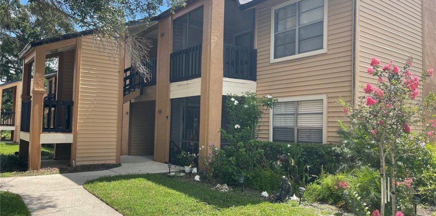 Condominio en Largo, Florida, 1 dormitorio  № 1351425