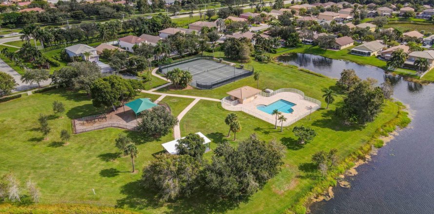 Villa ou maison à Pembroke Pines, Floride 3 chambres, 192.21 m2 № 1186574