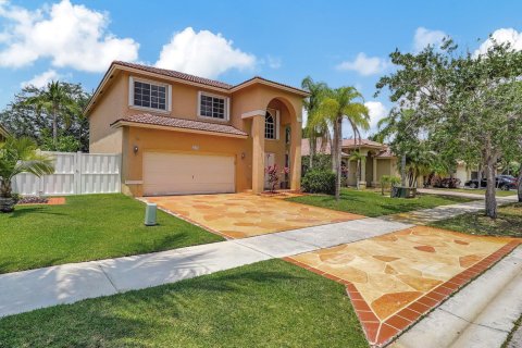 Villa ou maison à vendre à Pembroke Pines, Floride: 3 chambres, 192.21 m2 № 1186574 - photo 3