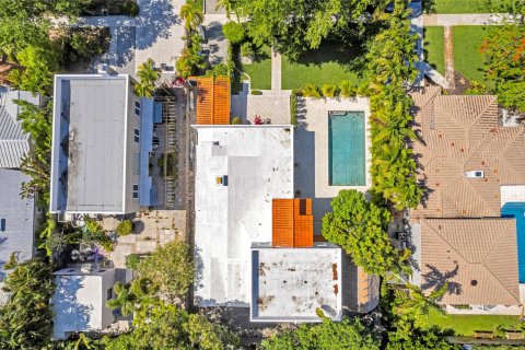 Villa ou maison à vendre à Fort Lauderdale, Floride: 4 chambres, 335.01 m2 № 1186600 - photo 1