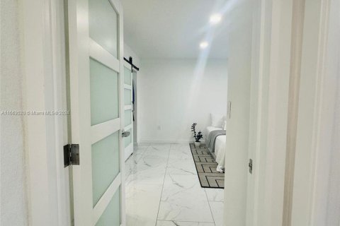 Condominio en venta en Hialeah, Florida, 2 dormitorios, 88.26 m2 № 1375565 - foto 10