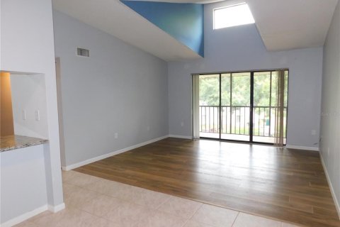 Condo in Tarpon Springs, Florida, 2 bedrooms  № 1337686 - photo 5