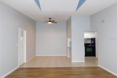 Condo in Tarpon Springs, Florida, 2 bedrooms  № 1337686 - photo 8