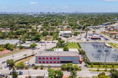 Propiedad comercial en venta en Miami, Florida № 1305831 - foto 5