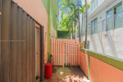 Copropriété à vendre à Miami Beach, Floride: 2 chambres, 80.82 m2 № 1294322 - photo 13