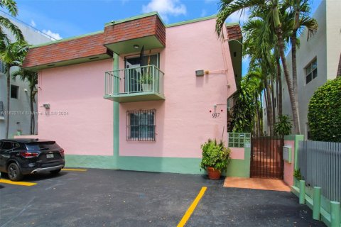 Copropriété à vendre à Miami Beach, Floride: 2 chambres, 80.82 m2 № 1294322 - photo 1