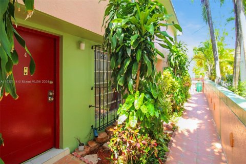 Condo in Miami Beach, Florida, 2 bedrooms  № 1294322 - photo 3