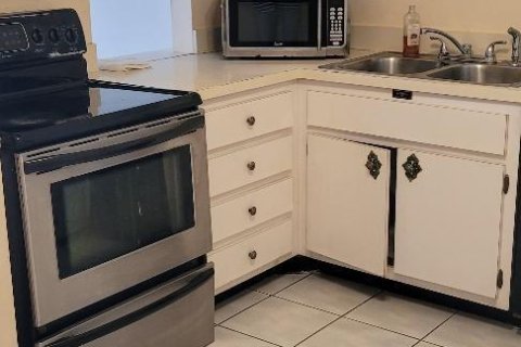 Condo in Lauderhill, Florida, 1 bedroom  № 1180120 - photo 6