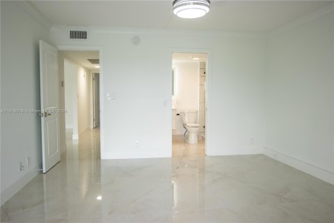 Condo in Coconut Creek, Florida, 2 bedrooms  № 1240466 - photo 11