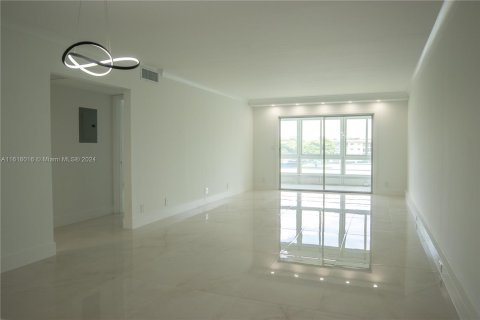 Copropriété à vendre à Coconut Creek, Floride: 2 chambres, 107.4 m2 № 1240466 - photo 5