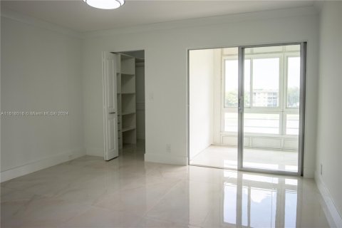 Condominio en venta en Coconut Creek, Florida, 2 dormitorios, 107.4 m2 № 1240466 - foto 12