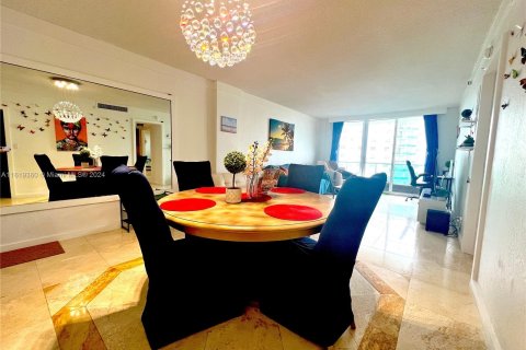 Condominio en venta en Hollywood, Florida, 1 dormitorio, 81.2 m2 № 1240465 - foto 11