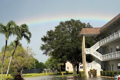 Condo in Lauderdale Lakes, Florida, 2 bedrooms  № 714565 - photo 9