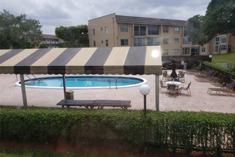 Condo in Sunrise, Florida, 1 bedroom  № 1118165 - photo 5