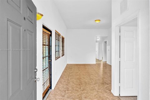 Copropriété à vendre à Coral Springs, Floride: 3 chambres, 116.13 m2 № 1372351 - photo 2