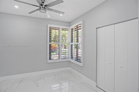 Townhouse in Fort Lauderdale, Florida 4 bedrooms, 210.52 sq.m. № 1372356 - photo 12