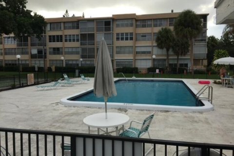 Condominio en venta en Hollywood, Florida, 2 dormitorios, 96.62 m2 № 1118710 - foto 11