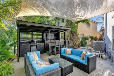 Casa en venta en Coral Springs, Florida, 5 dormitorios, 209.31 m2 № 807594 - foto 3