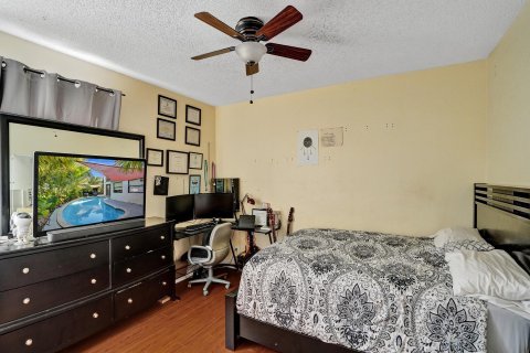 Купить виллу или дом в Корал-Спрингс, Флорида 5 спален, 209.31м2, № 807594 - фото 17