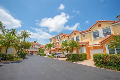 Touwnhouse à vendre à Deerfield Beach, Floride: 4 chambres, 200.11 m2 № 887711 - photo 4