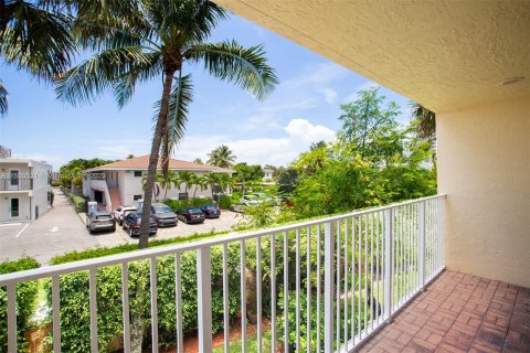 Touwnhouse à vendre à Deerfield Beach, Floride: 4 chambres, 200.11 m2 № 887711 - photo 14