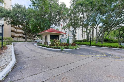 Condo in Lauderhill, Florida, 2 bedrooms  № 1372646 - photo 27