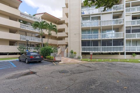 Condo in Lauderhill, Florida, 2 bedrooms  № 1372646 - photo 20