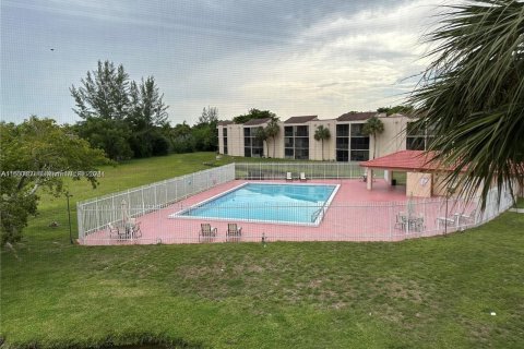 Condominio en venta en Miramar, Florida, 2 dormitorios, 76.18 m2 № 1410766 - foto 11