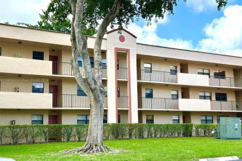 Condominio en venta en Miramar, Florida, 2 dormitorios, 76.18 m2 № 1410766 - foto 2