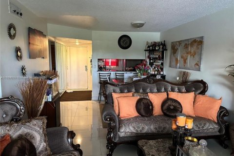 Condominio en venta en Miramar, Florida, 2 dormitorios, 76.18 m2 № 1410766 - foto 12