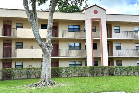 Condominio en venta en Miramar, Florida, 2 dormitorios, 76.18 m2 № 1410766 - foto 4