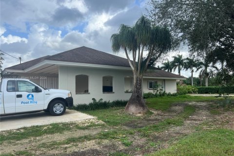 Casa en venta en Homestead, Florida, 6 dormitorios, 193.42 m2 № 947722 - foto 2