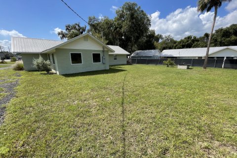 Immobilier commercial à louer à Welaka, Floride: 200.67 m2 № 829585 - photo 5