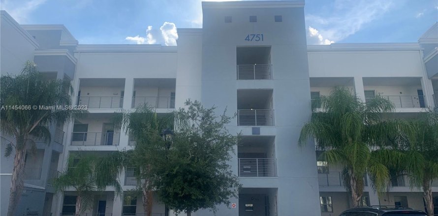 Condominio en Kissimmee, Florida, 2 dormitorios  № 724350