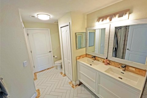 Condo in Sarasota, Florida, 1 bedroom  № 1373961 - photo 23