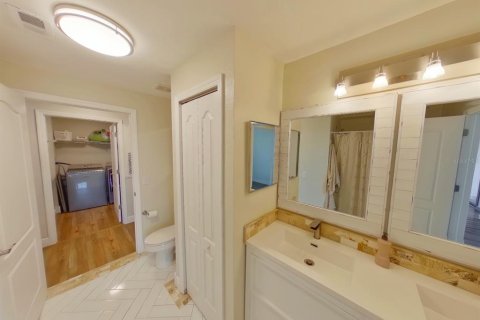 Condo in Sarasota, Florida, 1 bedroom  № 1373961 - photo 24