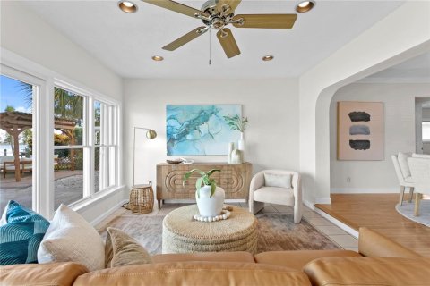 Casa en venta en Saint Pete Beach, Florida, 3 dormitorios, 220.74 m2 № 1374014 - foto 19