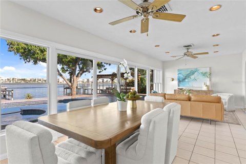 Casa en venta en Saint Pete Beach, Florida, 3 dormitorios, 220.74 m2 № 1374014 - foto 17