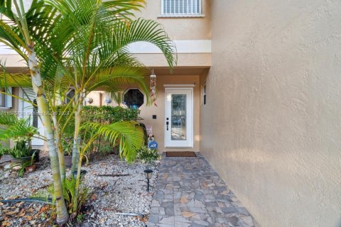 Townhouse in Sunrise, Florida 3 bedrooms, 144.56 sq.m. № 1145236 - photo 3
