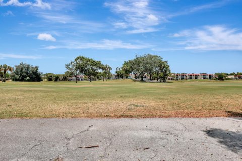 House in Lake Worth, Florida 3 bedrooms, 189.15 sq.m. № 1186368 - photo 28