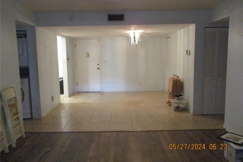 Condo in Tamarac, Florida, 2 bedrooms  № 1188775 - photo 14