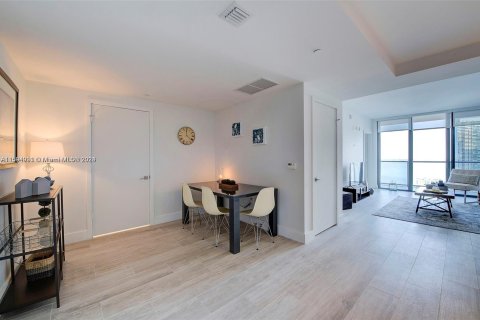 Condominio en venta en Miami, Florida, 1 dormitorio, 63.08 m2 № 1187862 - foto 6