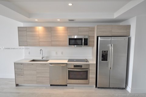 Condominio en venta en Miami, Florida, 1 dormitorio, 63.08 m2 № 1187862 - foto 7