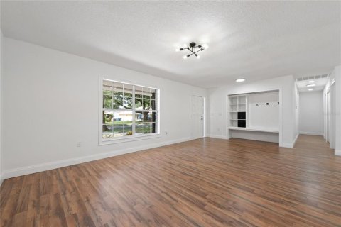 Casa en venta en Lakeland, Florida, 3 dormitorios, 167.22 m2 № 1346762 - foto 4